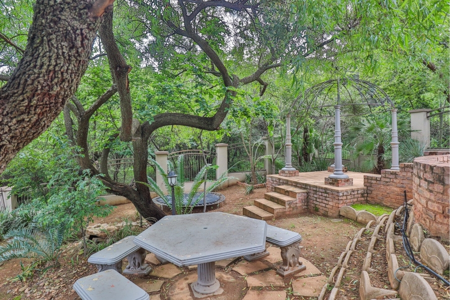 5 Bedroom Property for Sale in Xanadu Eco Park North West